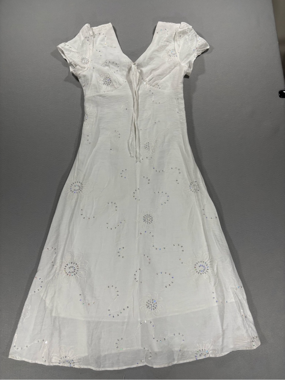 White Floral sequin midi dress cotton L Dazy